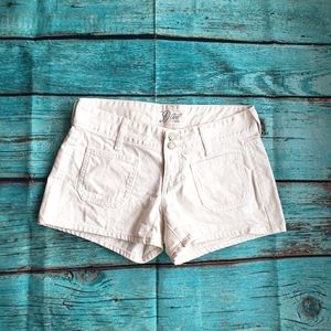 🌺 4/$20 Old Navy The Diva white denim shorts size 2